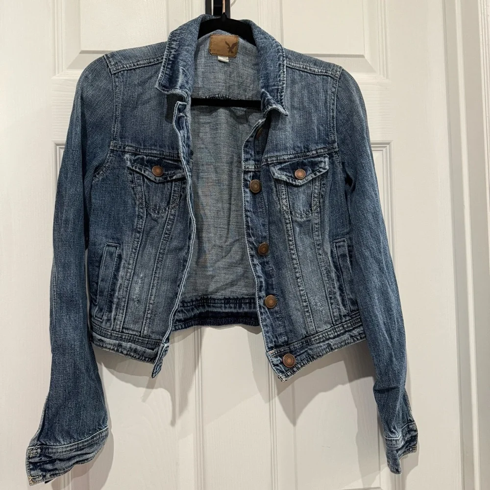American Eagle Cropped Denim Jacket - Picture 1 of 13